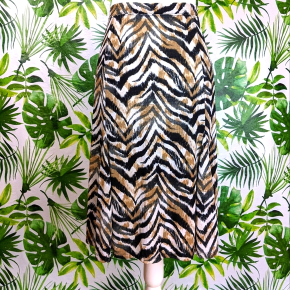 Jaclyn Smith Dresses & Skirts - Jaclyn Smith Zebra Print Skirt (Size: Large)
